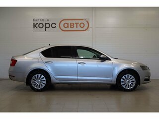 2017 Skoda Octavia III (A7) Рестайлинг, серебристый, 1047800 рублей, вид 4