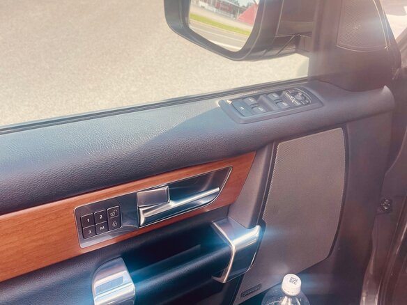 2016 Land Rover Discovery IV Рестайлинг, серый, 3740000 рублей - вид 15