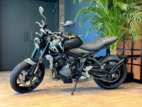 2026 Triumph Trident 660, чёрный, 1250000 рублей, вид 5