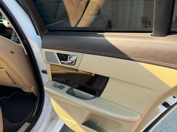 2012 Jaguar XF I Рестайлинг, белый - вид 13