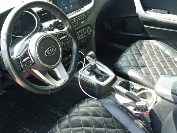 2018 Kia Ceed III, чёрный, 1550000 рублей - вид 12