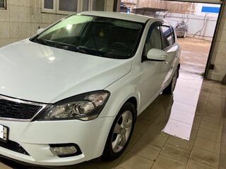 2011 Kia Ceed I Рестайлинг, белый, 600000 рублей, вид 1