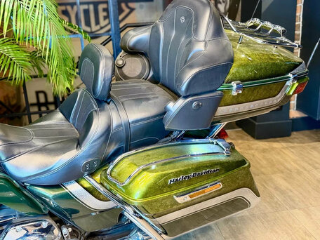 2017 Harley-Davidson CVO Limited, зелёный, 2700000 рублей, вид 4