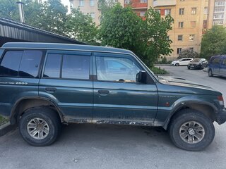 1995 Mitsubishi Pajero II, зелёный, 260000 рублей, вид 2