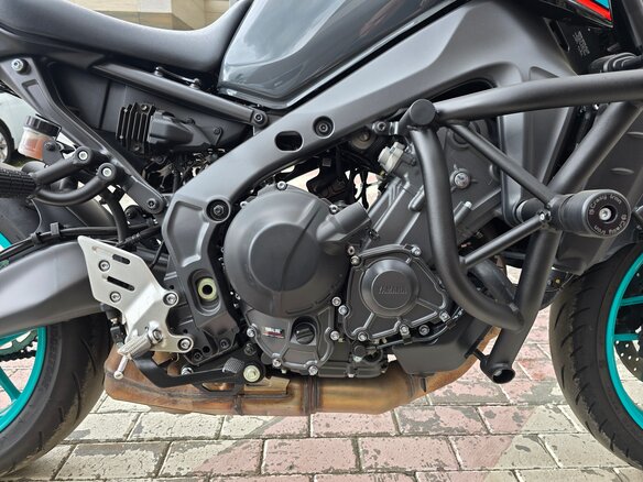 2024 Yamaha MT-09 (FZ-09), серый - вид 9
