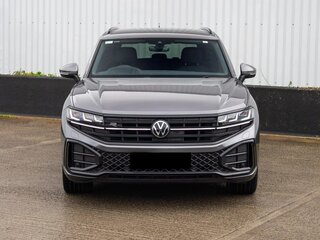 2025 Volkswagen Touareg III Рестайлинг, серый, 10630000 рублей, вид 1