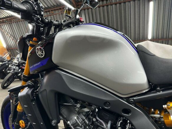 2023 Yamaha MT-09 (FZ-09), серебристый, 1150000 рублей - вид 12