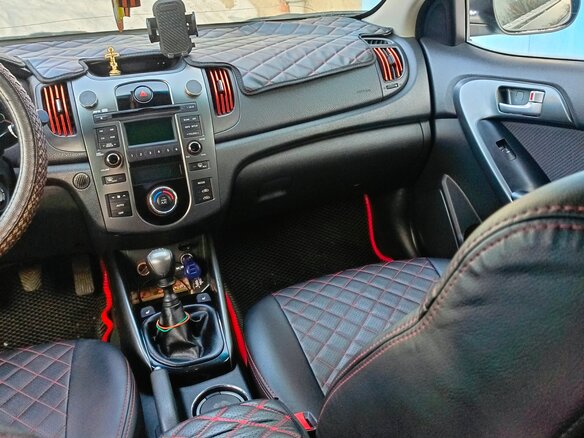 2011 Kia Cerato 6-speed II, чёрный, 850000 рублей - вид 8