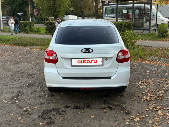 2017 Lada (ВАЗ) Granta I, белый, 405000 рублей - вид 3