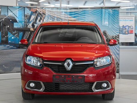 2015 Renault Sandero II, красный, 729000 рублей, вид 2