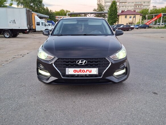 2018 Hyundai Solaris II, чёрный, 1170000 рублей - вид 2