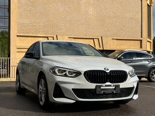 2023 BMW 1 серии 120i III (F52) Рестайлинг, белый, 1740000 рублей, вид 3