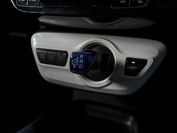 2016 Toyota Prius IV (XW50), серый, 1649000 рублей - вид 19