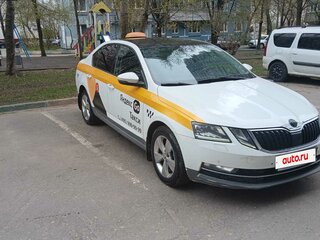 2018 Skoda Octavia III (A7) Рестайлинг, белый, 1000000 рублей, вид 3