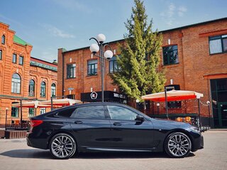2022 BMW 6 серии Gran Turismo 640i xDrive IV (G32) Рестайлинг, чёрный, 6400000 рублей, вид 5