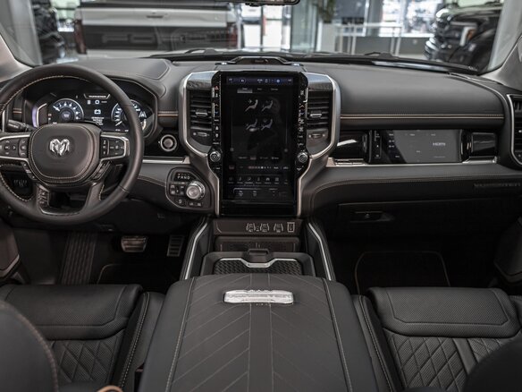 2026 Ram 1500 Crew Cab V Рестайлинг, серый, 11469084 рублей - вид 30