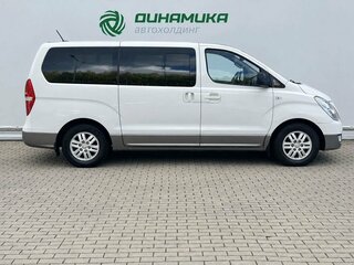 2016 Hyundai H-1 II Рестайлинг, белый, 2090000 рублей, вид 4