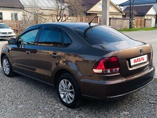 2016 Volkswagen Polo V Рестайлинг, коричневый, 1050000 рублей, вид 4