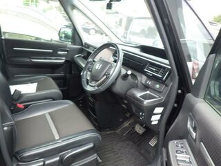 2021 Honda Stepwgn Spada V Рестайлинг, чёрный, 2500000 рублей, вид 5