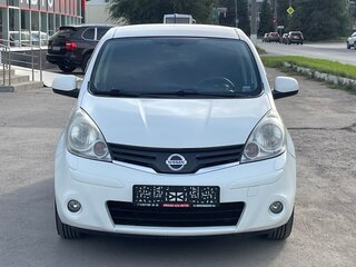 2011 Nissan Note I Рестайлинг, белый, 620000 рублей, вид 2