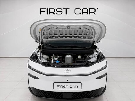 2025 Toyota bZ3X 50 kWh, серебристый, 2635000 рублей, вид 2