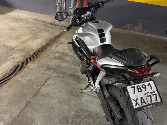 2018 Triumph Street Triple, серебристый, 850000 рублей - вид 9