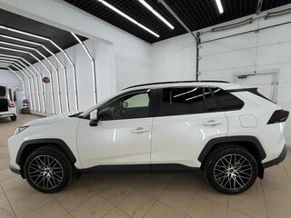 2021 Toyota RAV4 V (XA50), белый, 4050000 рублей, вид 4