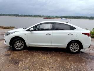 2018 Hyundai Solaris II, белый, 750000 рублей, вид 3