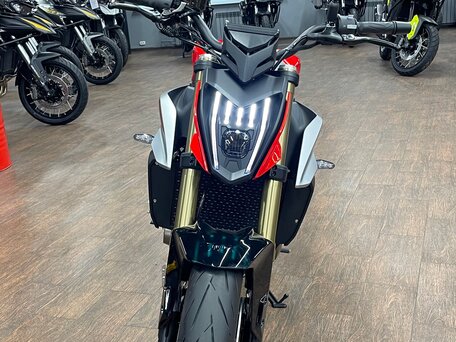 2026 QJMotor SRK 550, красный, 569000 рублей, вид 3