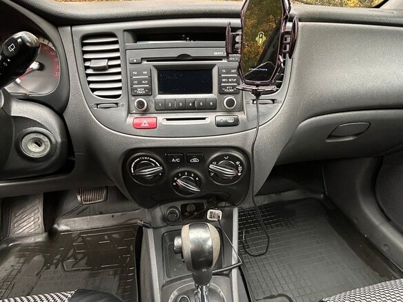 2011 Kia Rio II Рестайлинг, красный, 550000 рублей - вид 5