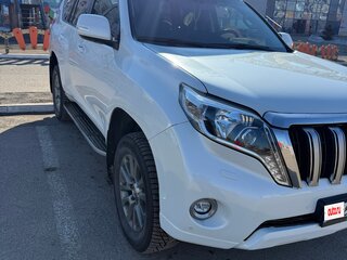 2013 Toyota Land Cruiser Prado 150 Series Рестайлинг 1, белый, 3300000 рублей, вид 3