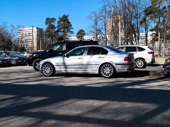 2000 BMW 3 серии 325i IV (E46), серебристый, 600000 рублей - вид 5