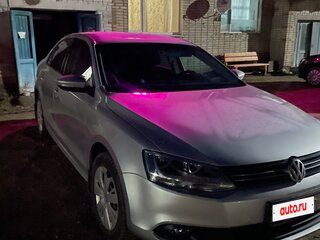 2014 Volkswagen Jetta VI, серебристый, 830000 рублей, вид 2