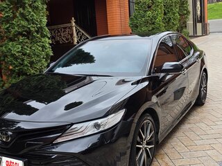2018 Toyota Camry VIII (XV70), чёрный, 2710000 рублей, вид 2