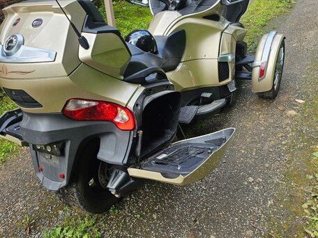 2016 BRP Can-Am Spyder, золотистый, 1499999 рублей, вид 5