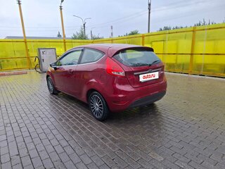 2009 Ford Fiesta Mk6, красный, 435000 рублей, вид 4