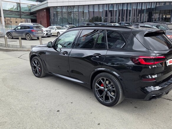 2022 BMW X5 40i IV (G05/G18), чёрный, 10810000 рублей - вид 7