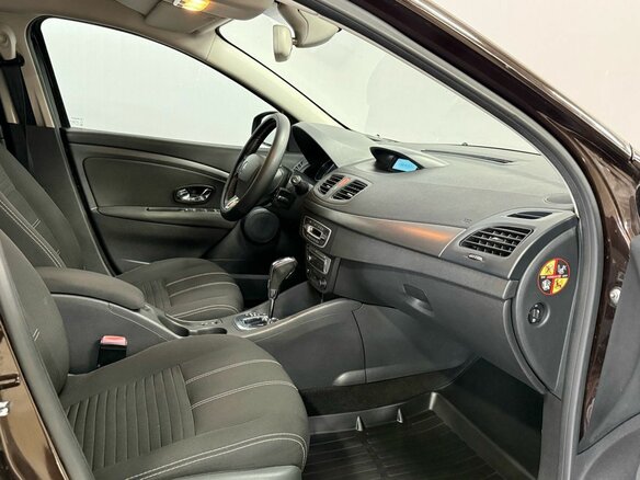 2016 Renault Fluence I Рестайлинг, коричневый, 690000 рублей - вид 8