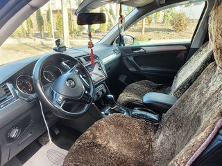 2020 Volkswagen Tiguan II, чёрный, 2850000 рублей, вид 4