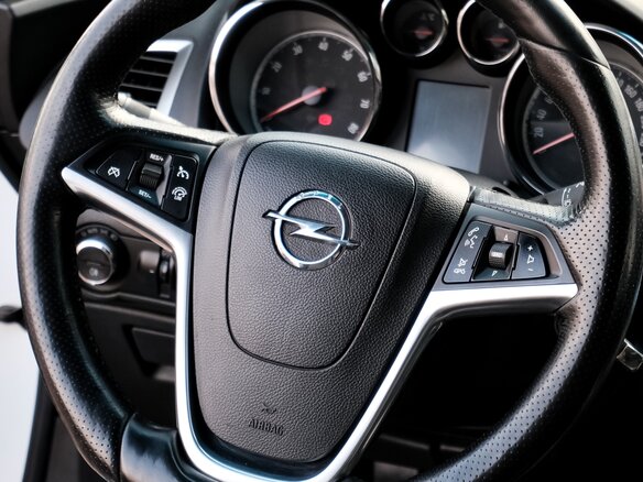 2012 Opel Astra GTC J Рестайлинг, белый, 880000 рублей - вид 17