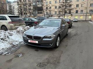 2011 BMW 5 серии 530d xDrive VI (F10/F11/F07), серый, 1800000 рублей, вид 2