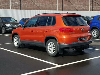 2016 Volkswagen Tiguan I Рестайлинг, оранжевый, 1599000 рублей, вид 4