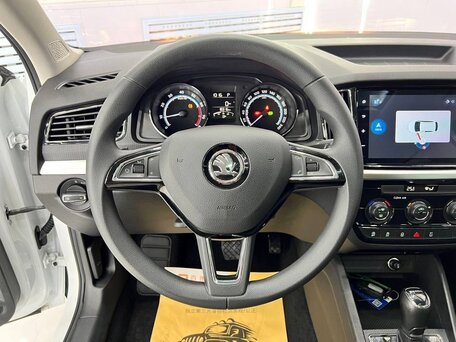 2023 Skoda Kamiq GT I (China Market), белый, 2150000 рублей, вид 5