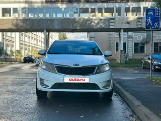 2014 Kia Rio III, белый, 600000 рублей, вид 2