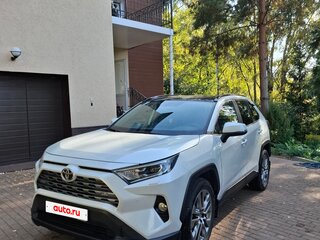 2021 Toyota RAV4 V (XA50), белый, 3700000 рублей, вид 1