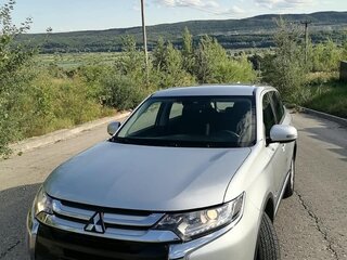 2017 Mitsubishi Outlander III Рестайлинг 2, серебристый, 2100000 рублей, вид 5