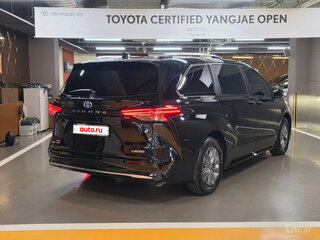 2025 Toyota Sienna IV, чёрный, 9300000 рублей, вид 3