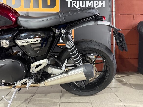 2024 Triumph Speed Twin, пурпурный, 1400000 рублей - вид 5