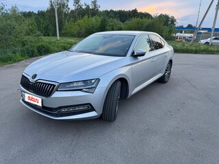 2020 Skoda Superb III Рестайлинг, серебристый, 2950000 рублей, вид 1