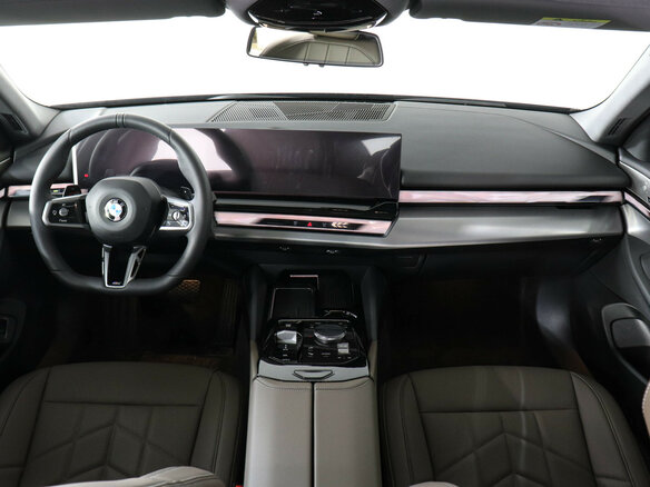 2025 BMW 5 серии Long 530Li xDrive VIII (G60/G61/G68), чёрный, 8550000 рублей - вид 11